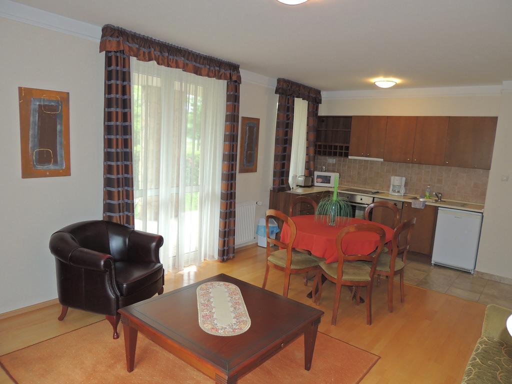 Bük Luxus Golf Apartment חדר תמונה